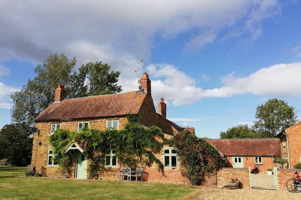 The Sunshine Annex At Lower Fields Farm Apartment Napton on The Hill Exterior photo