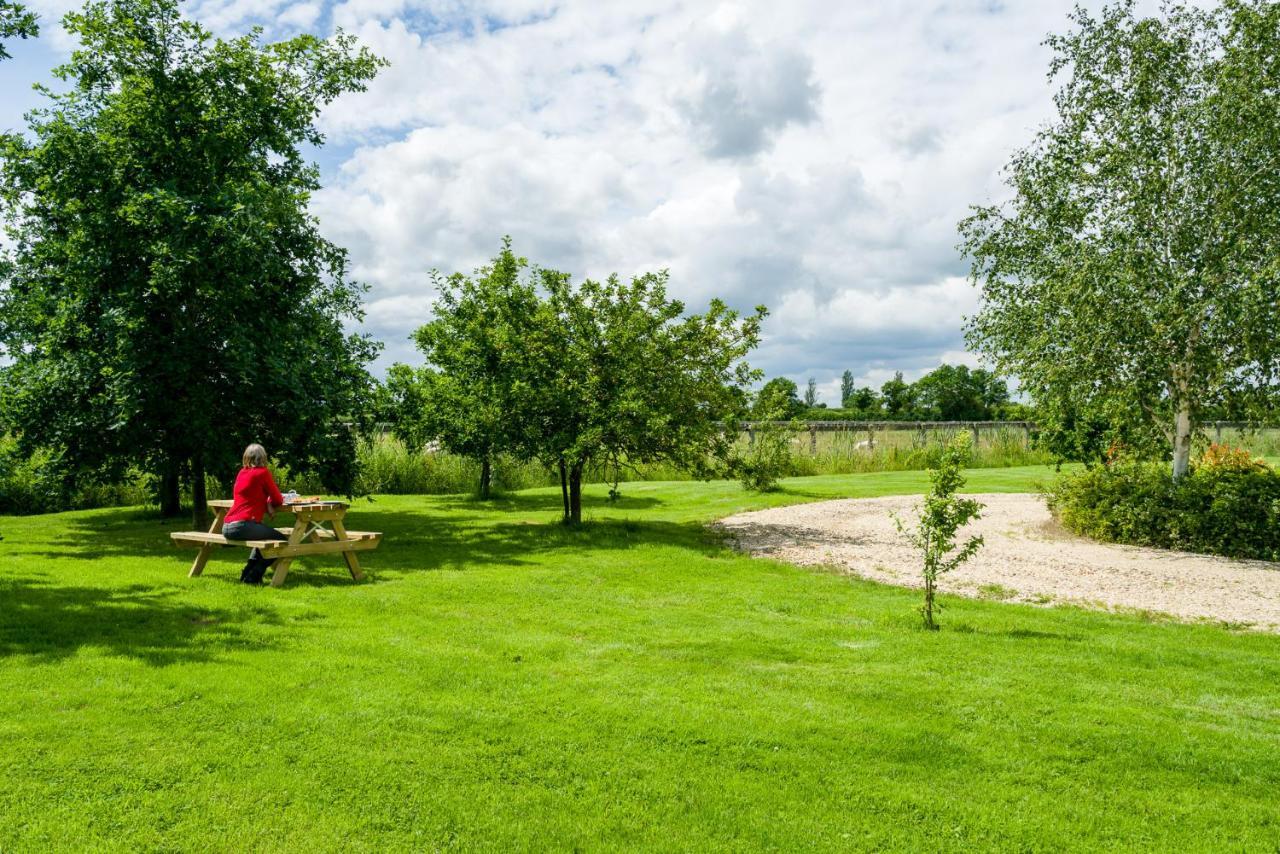 The Sunshine Annex At Lower Fields Farm Apartment Napton on The Hill Exterior photo