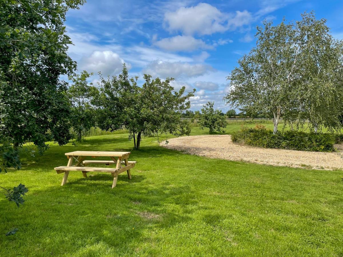 The Sunshine Annex At Lower Fields Farm Apartment Napton on The Hill Exterior photo