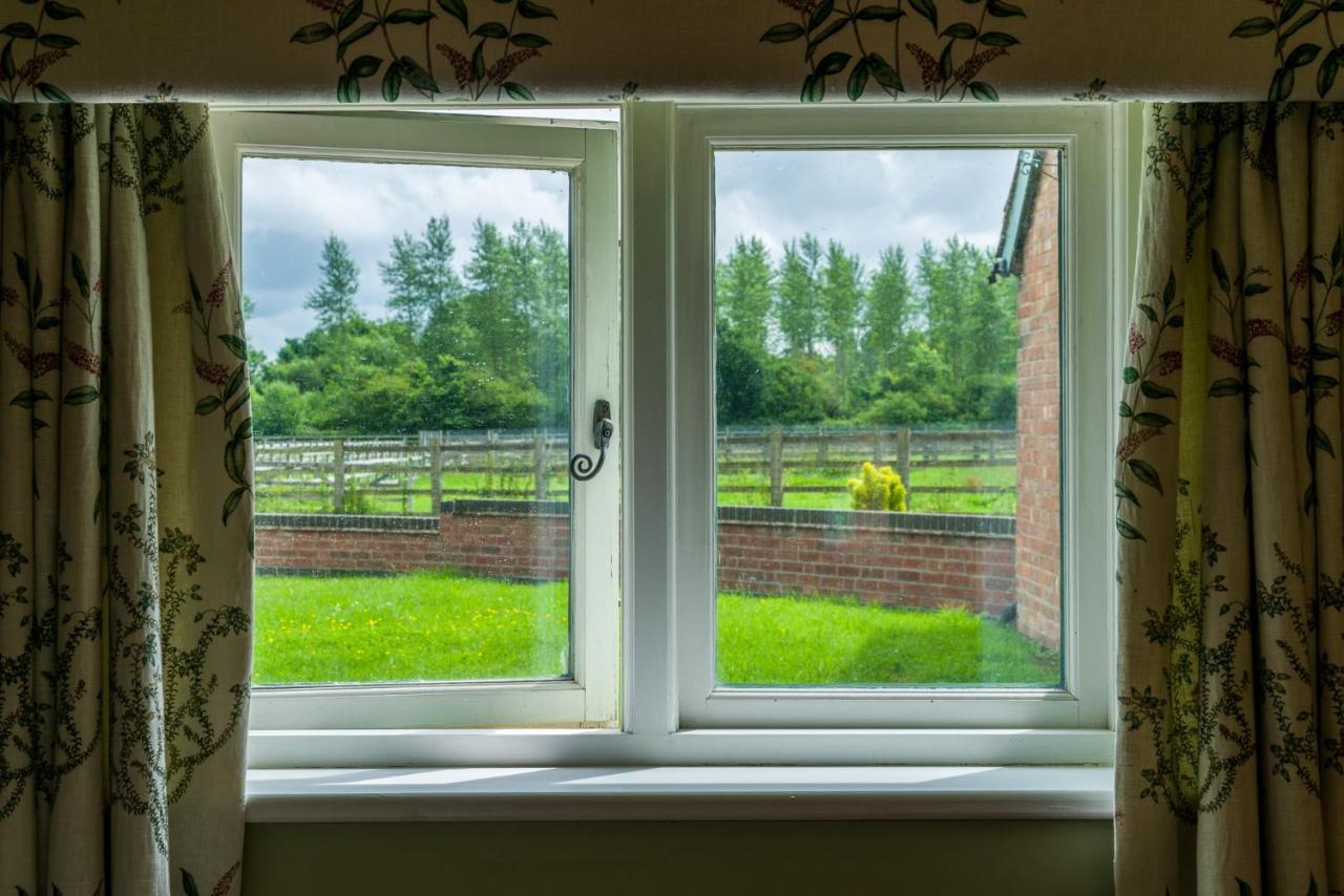 The Sunshine Annex At Lower Fields Farm Apartment Napton on The Hill Exterior photo